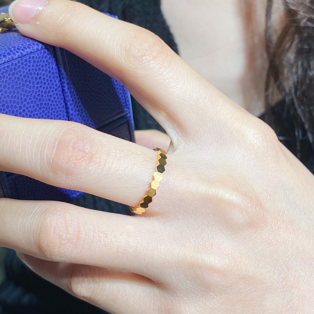 ¡®Aura Jewels¡¯BEE LOVE SMALL RING