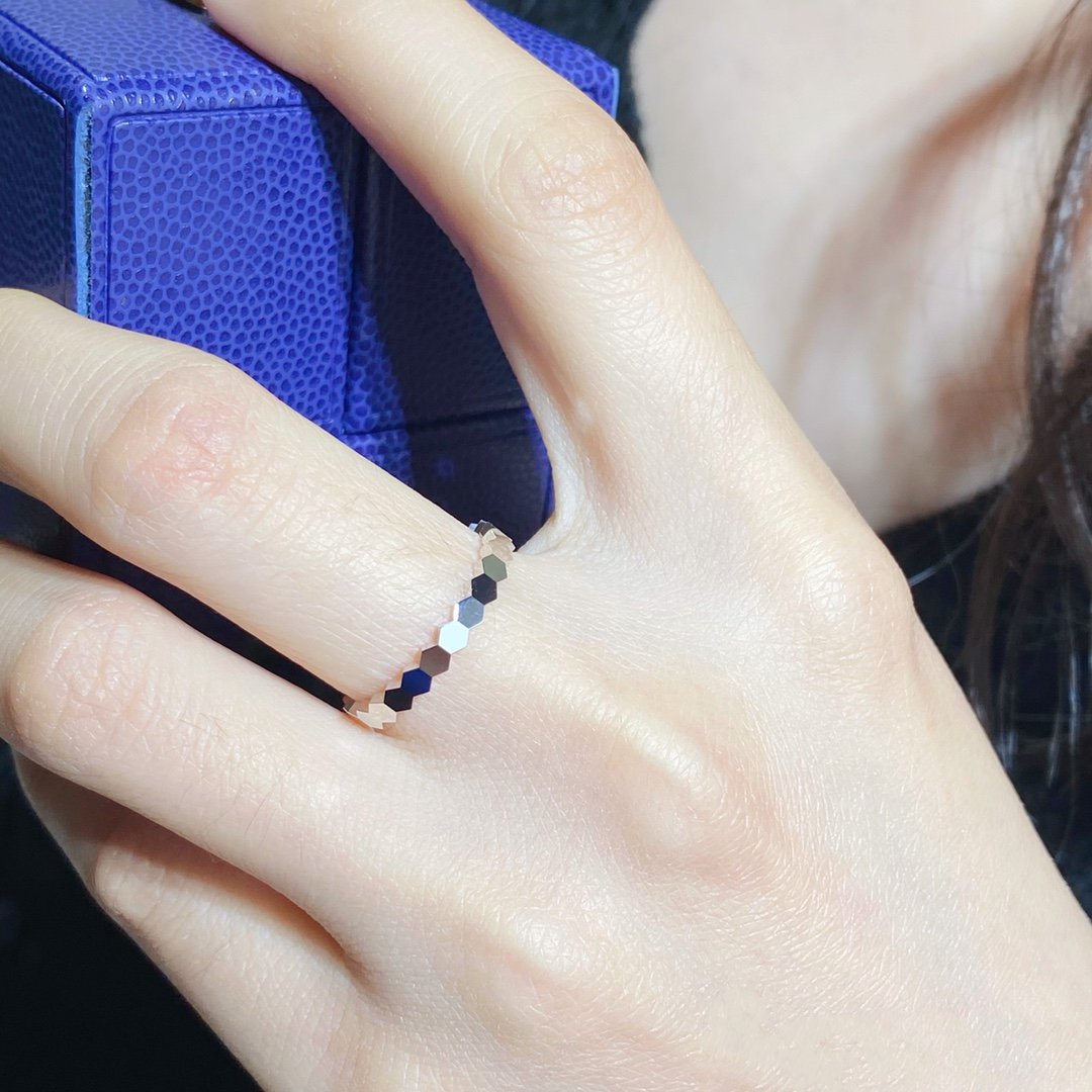 ¡®Aura Jewels¡¯BEE LOVE SMALL RING