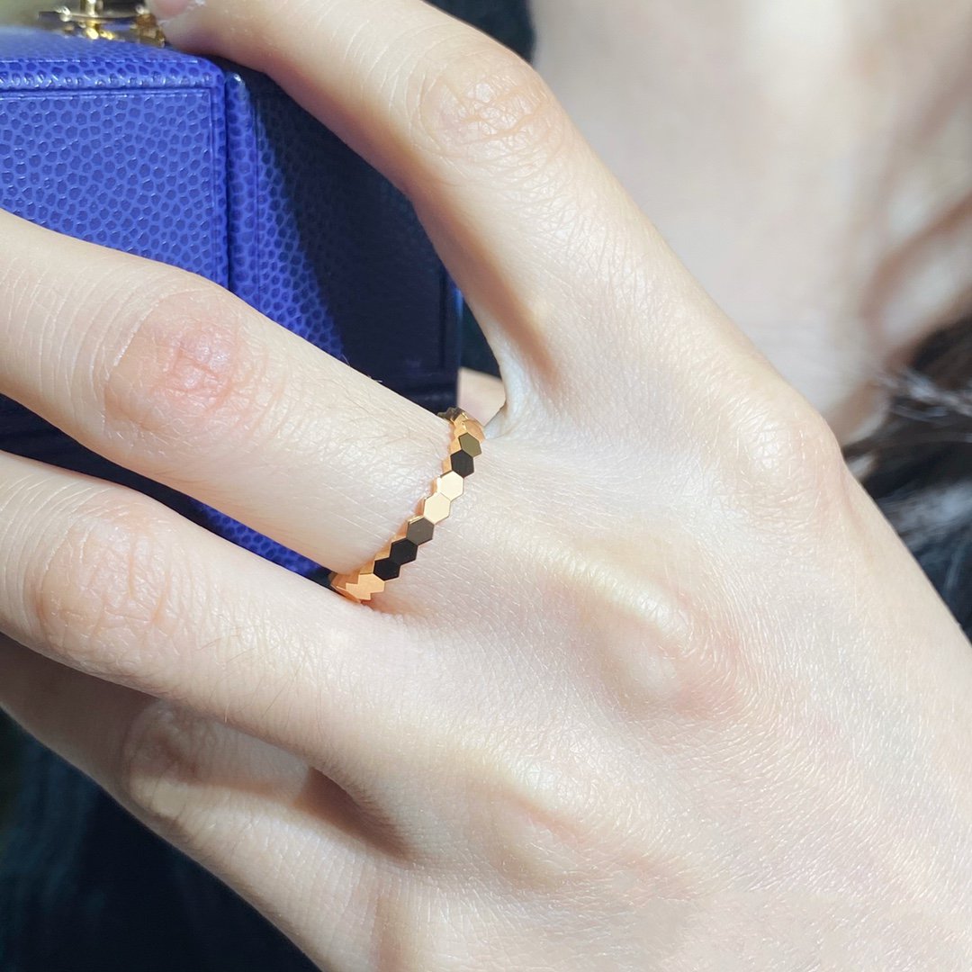 ¡®Aura Jewels¡¯BEE LOVE SMALL RING