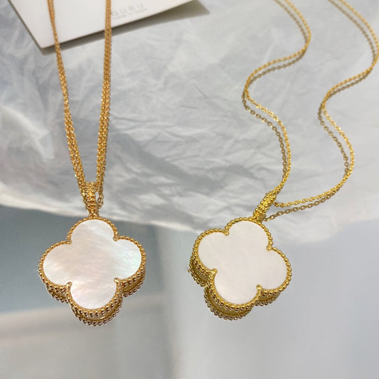 ¡®Aura Jewels¡¯CLOVER 25MM MOP LARGE PENDANT NECKLACE