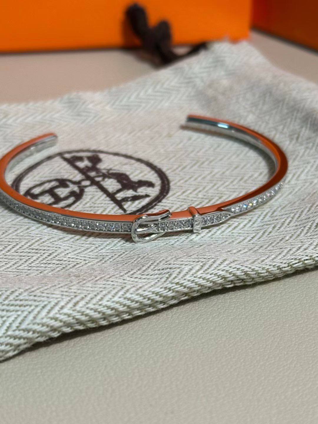 [Aura Jewels] DIAMOND-ENCRUSTED BRACELET THREE COLORS