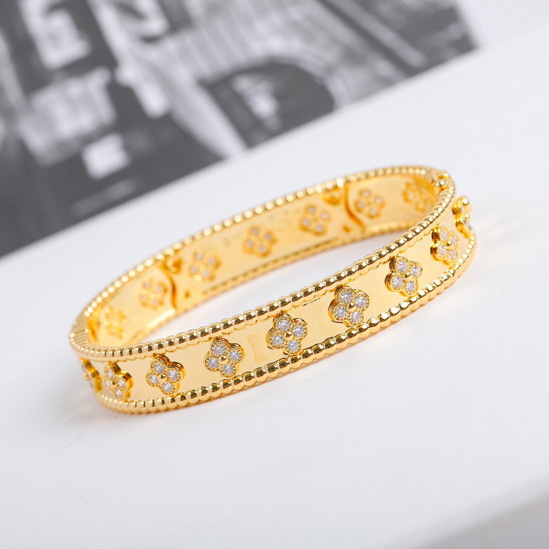 ¡®Aura Jewels¡¯CLOVER BRACELET 8MM DIAMONDS