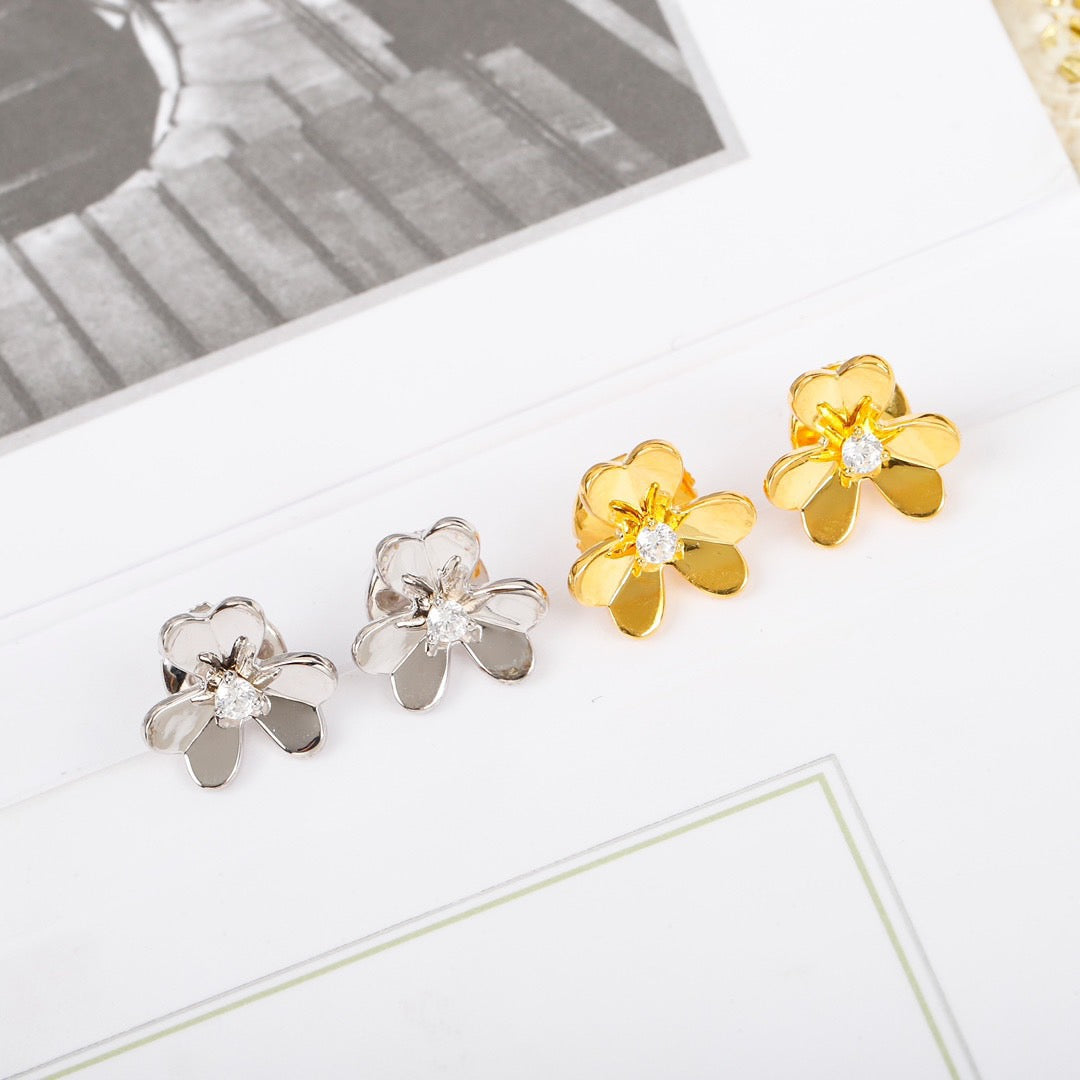 ¡®Aura Jewels¡¯FRIVOLE MINI FLOWER EARRINGS