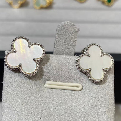 [Aura Jewels] CLOVER LARGE (20mm) 1 MOTIFS WHITE MOP STUD EARRINGS