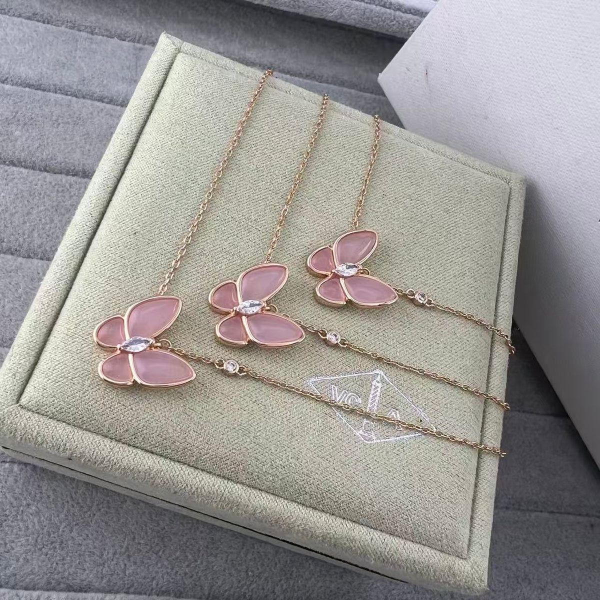 [Aura Jewels] Pink Butterfly Necklace