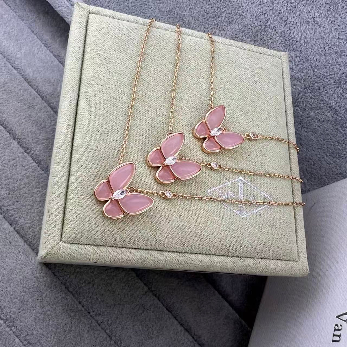 [Aura Jewels] Pink Butterfly Necklace