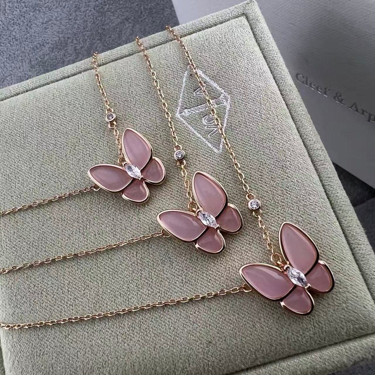 [Aura Jewels] Pink Butterfly Necklace