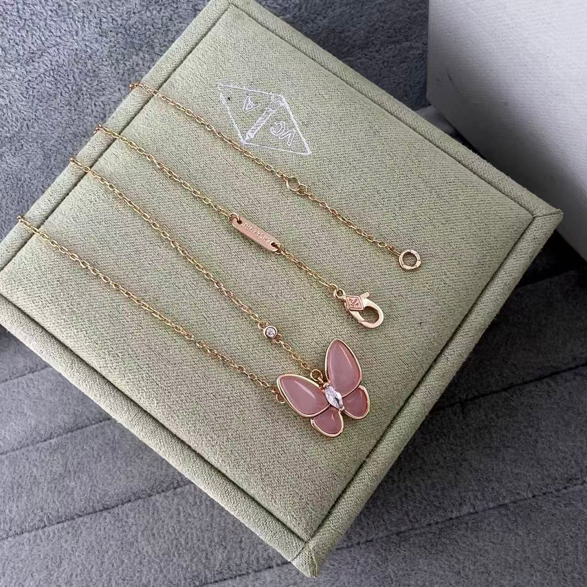 [Aura Jewels] Pink Butterfly Necklace