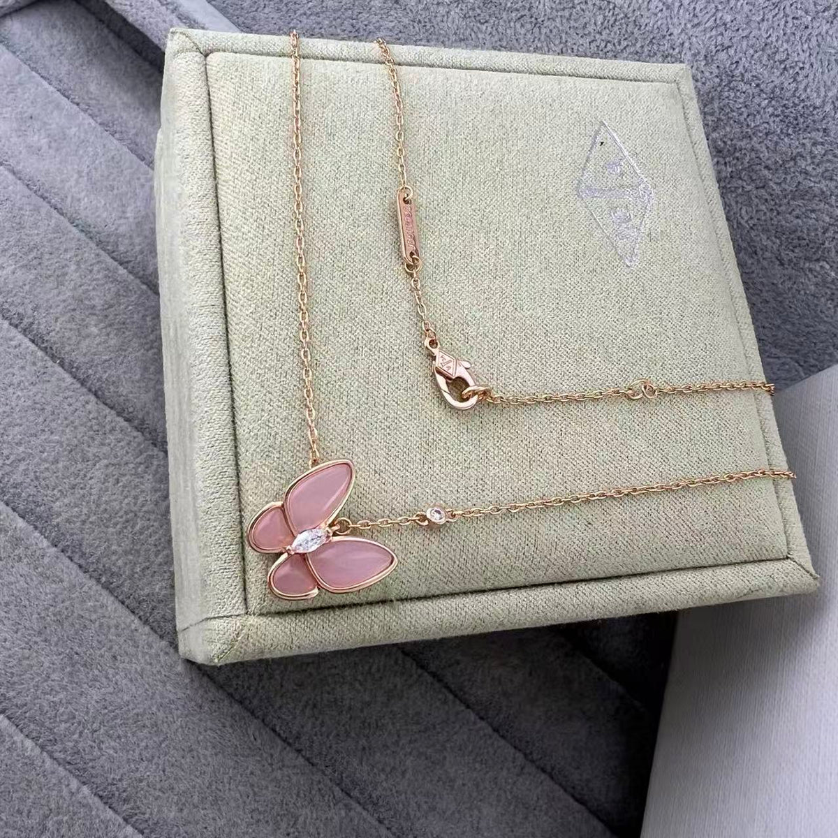 [Aura Jewels] Pink Butterfly Necklace