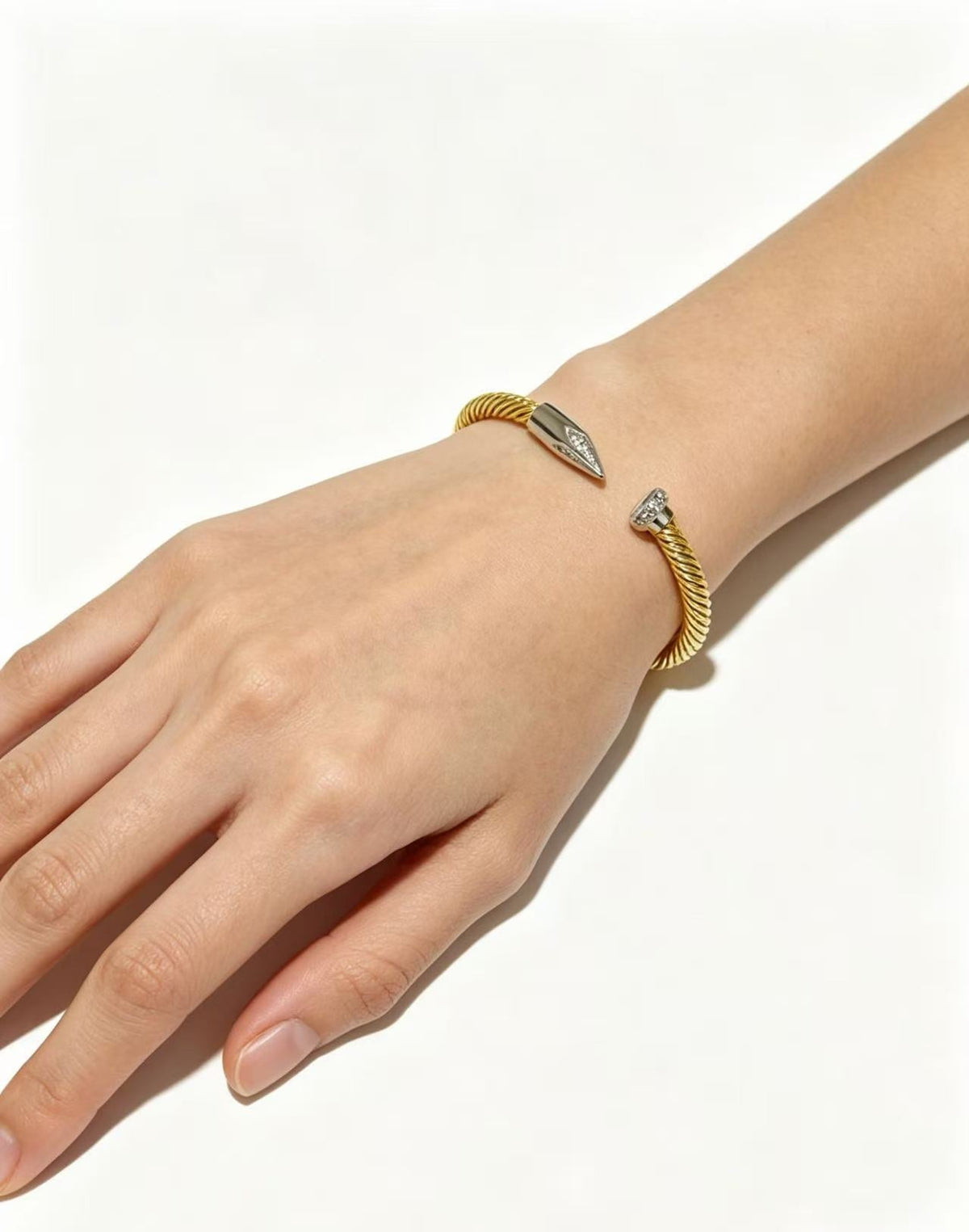 [Aura Jewels]Open threaded nail bracelet
