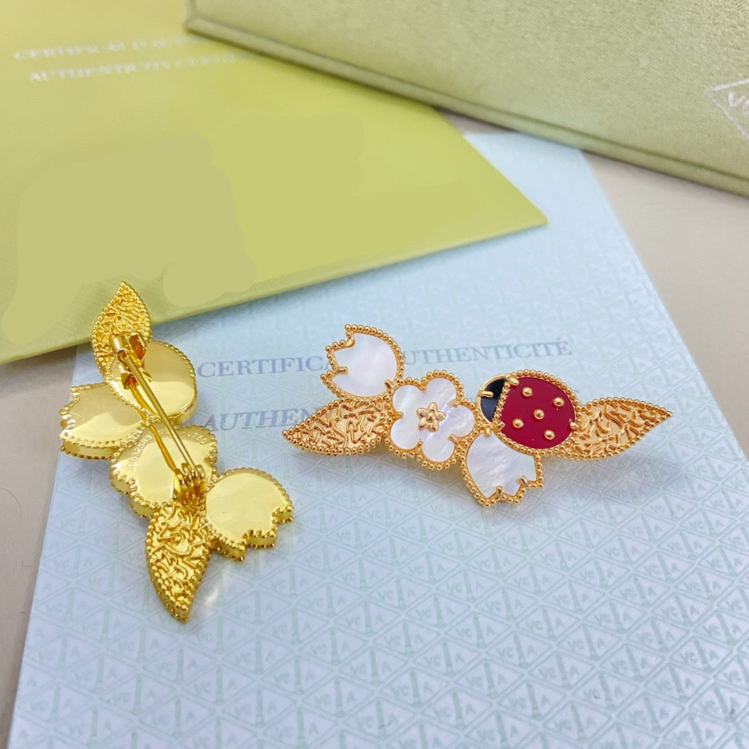[Aura Jewels] Petal Leaf Ladybug Brooch