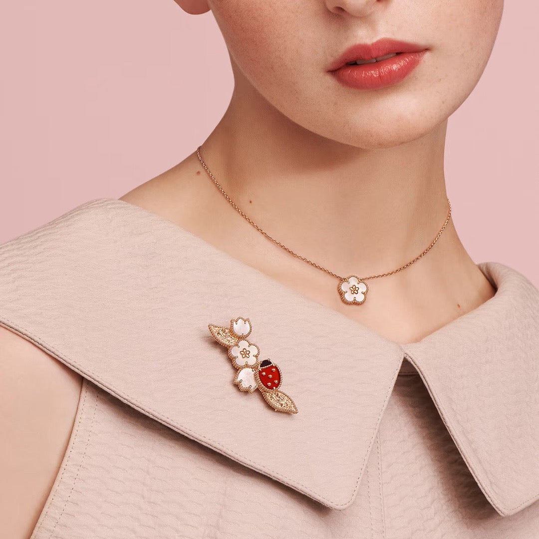 [Aura Jewels] Petal Leaf Ladybug Brooch