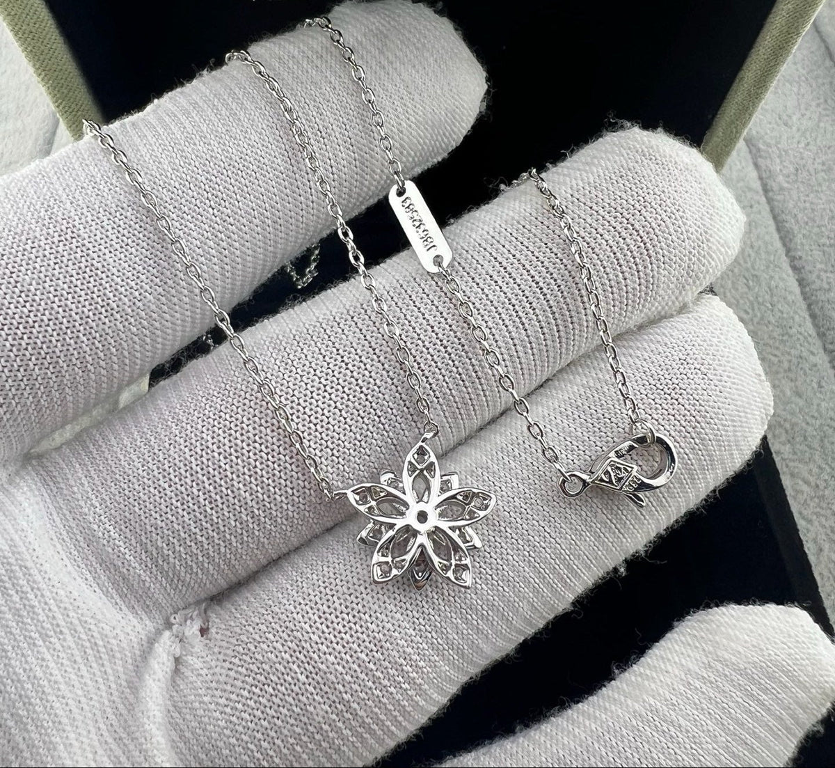 [Aura Jewels] Full Diamond Hollow Lotus Necklace Set