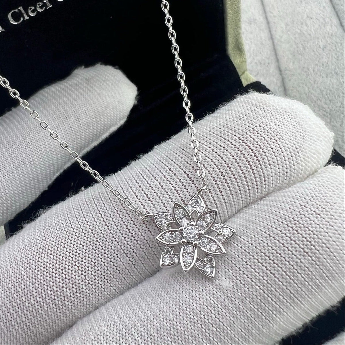 [Aura Jewels] Full Diamond Hollow Lotus Necklace Set
