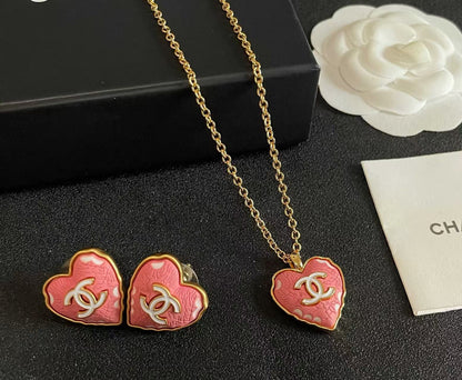 [Aura Jewels] Heart-shaped Necklace & Earring Set