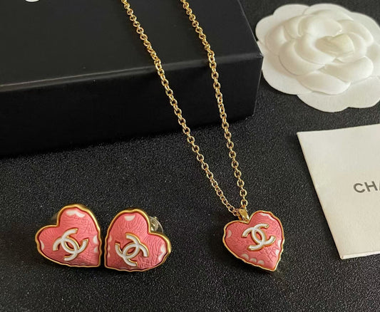 [Aura Jewels] Heart-shaped Necklace & Earring Set