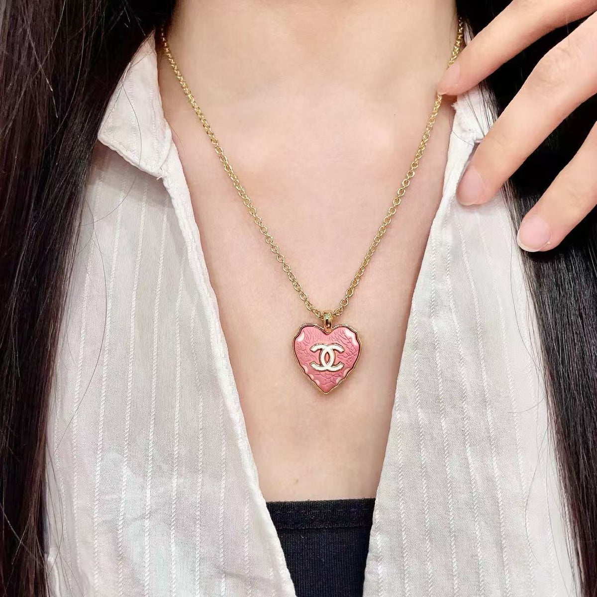 [Aura Jewels] Heart-shaped Necklace & Earring Set