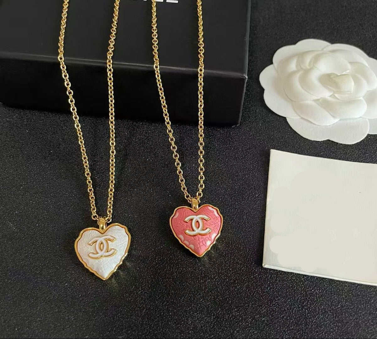 [Aura Jewels] Heart-shaped Necklace & Earring Set