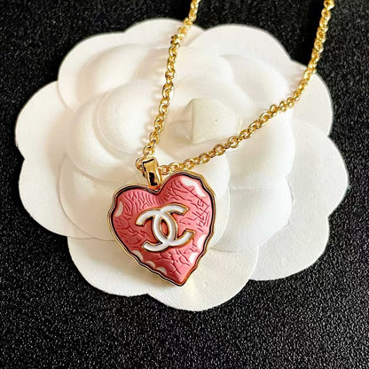 [Aura Jewels] Heart-shaped Necklace & Earring Set