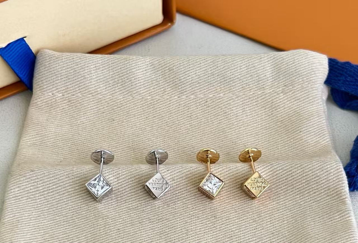 [Aura Jewels]Diamond Stud Earrings