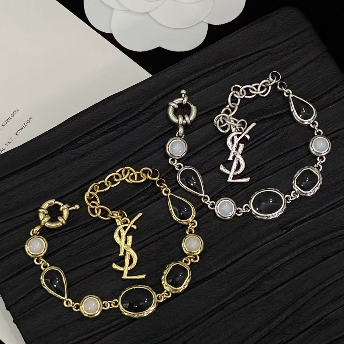 ¡®Aura JewelsCabochon Stone Bracelet