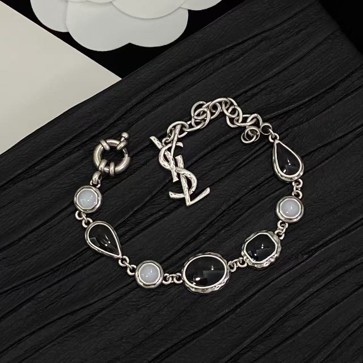 ¡®Aura JewelsCabochon Stone Bracelet