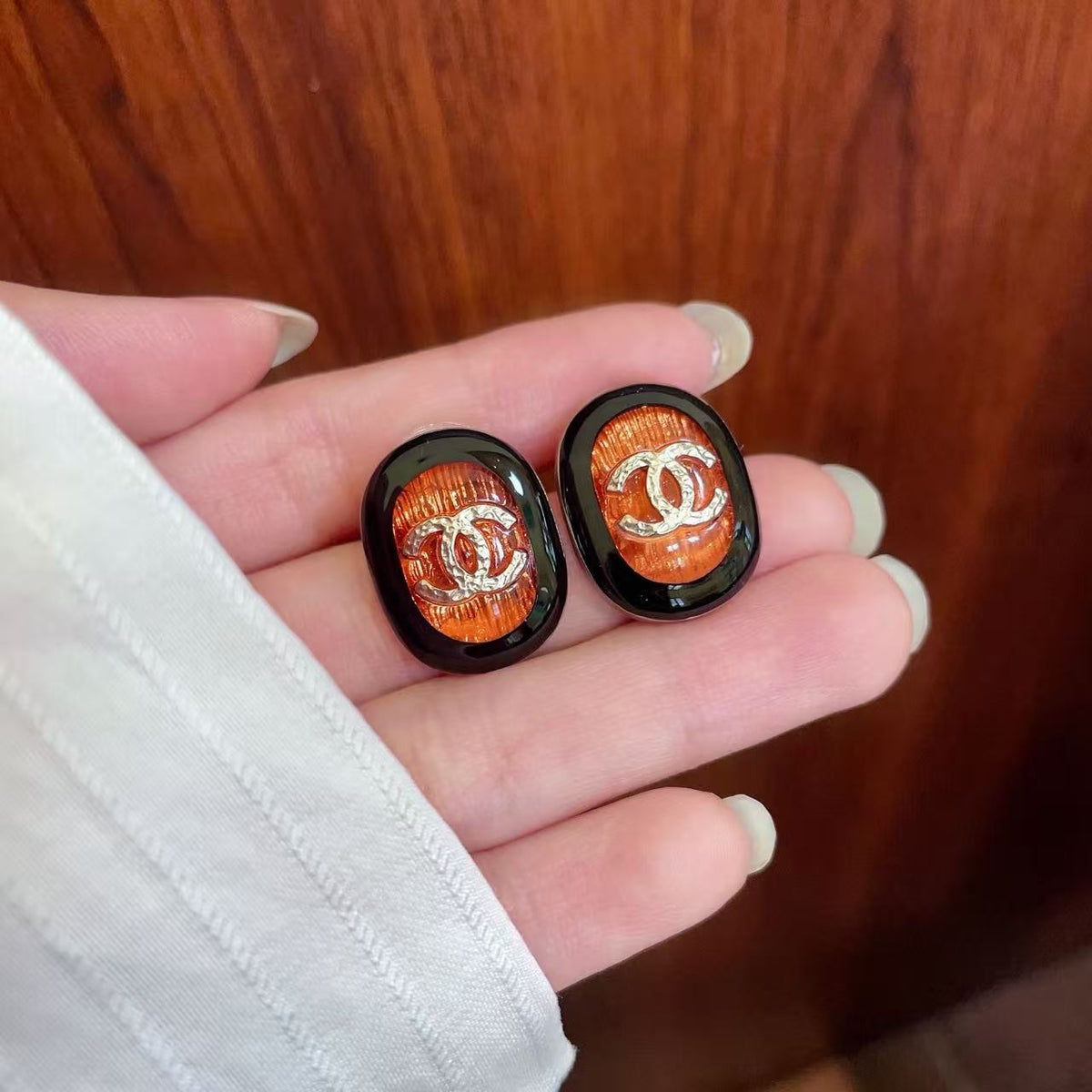 [Aura Jewels]Amber & Glass Stud Earrings