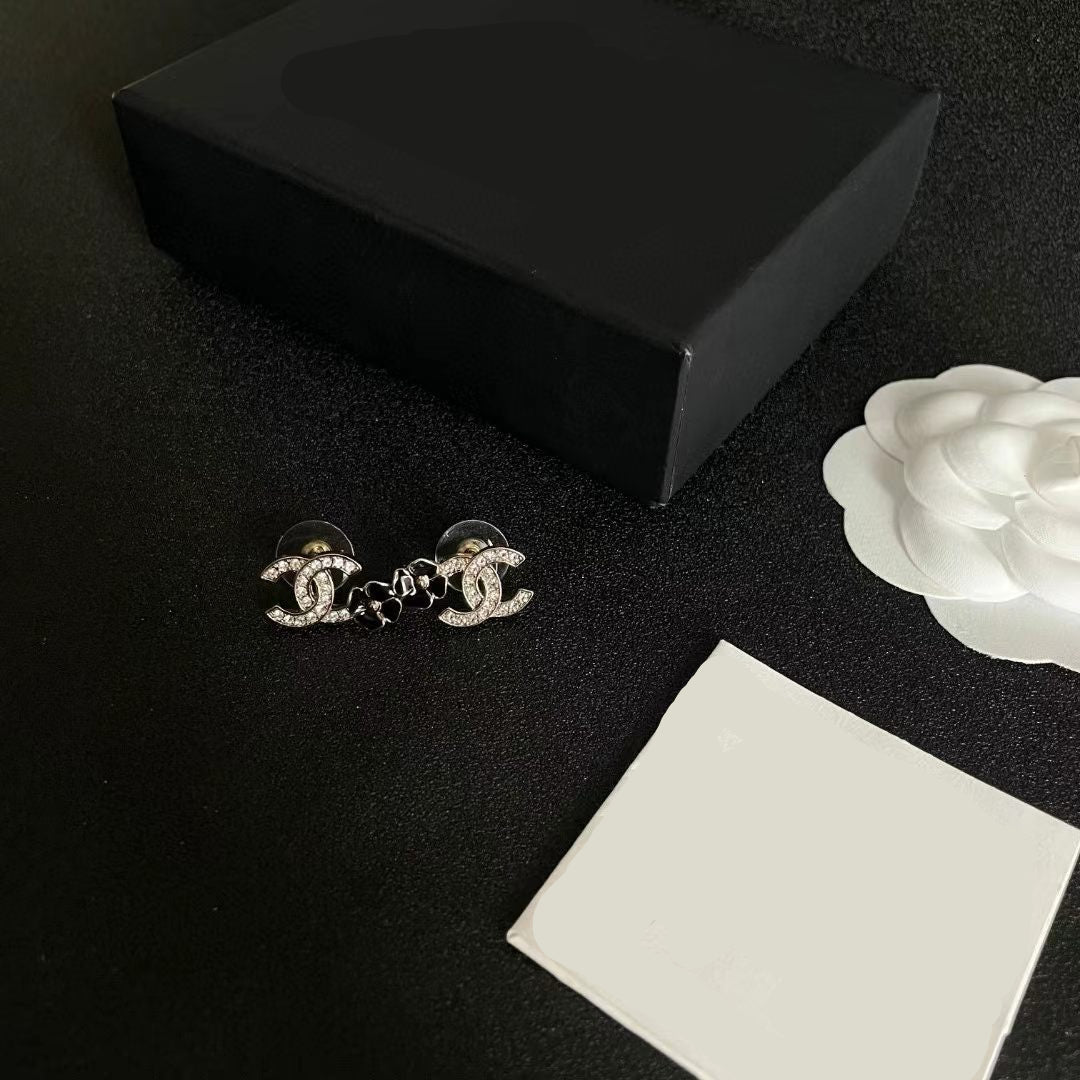 [Aura Jewels]Mini Camellia Stud Earrings
