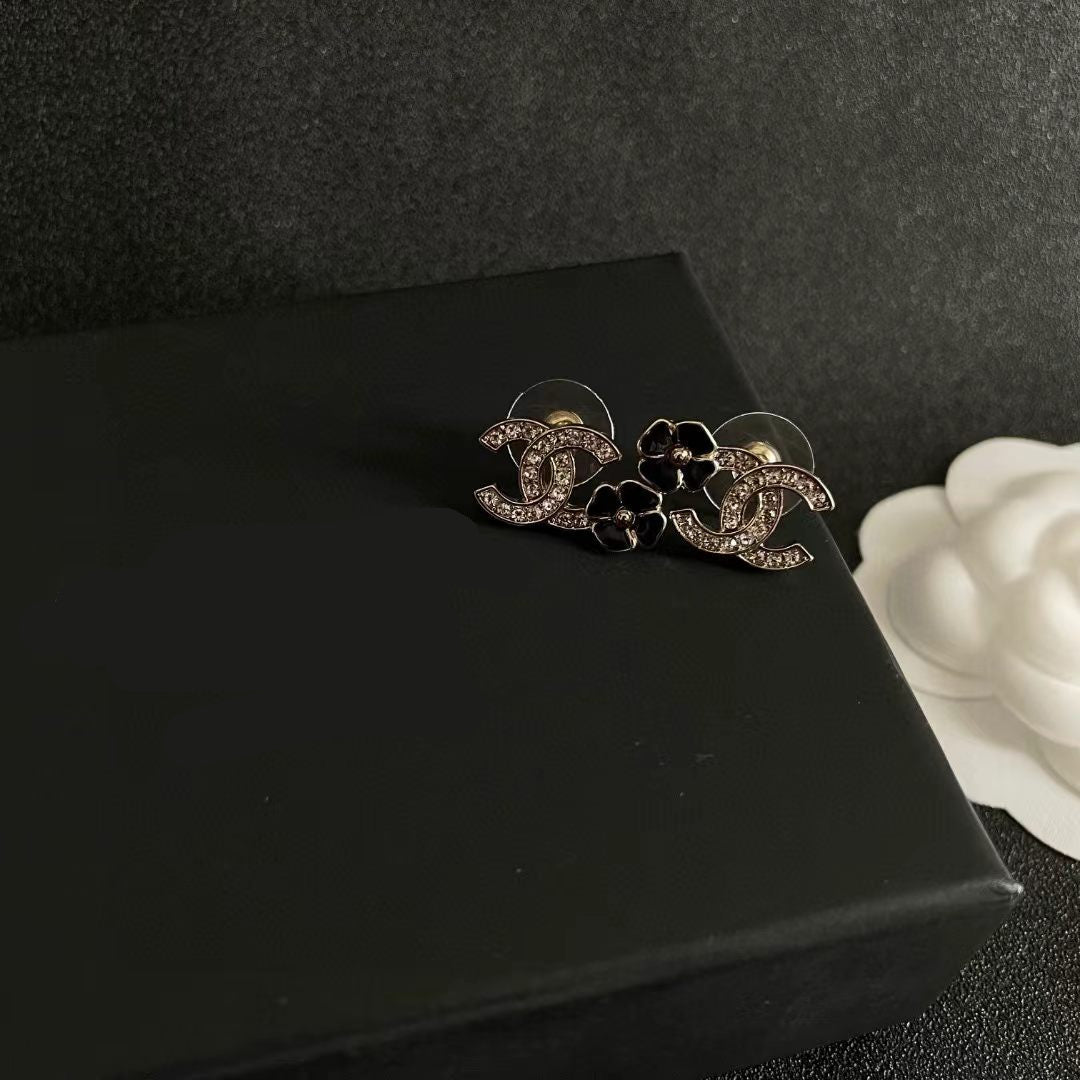 [Aura Jewels]Mini Camellia Stud Earrings