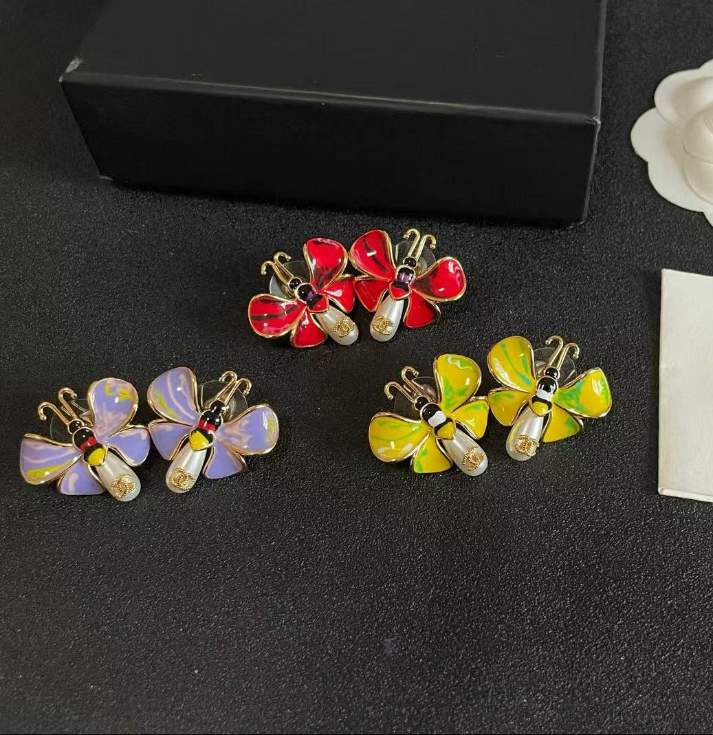 [Aura Jewels] Ladybug Enamel & Faux Pearl Clip-On Earrings