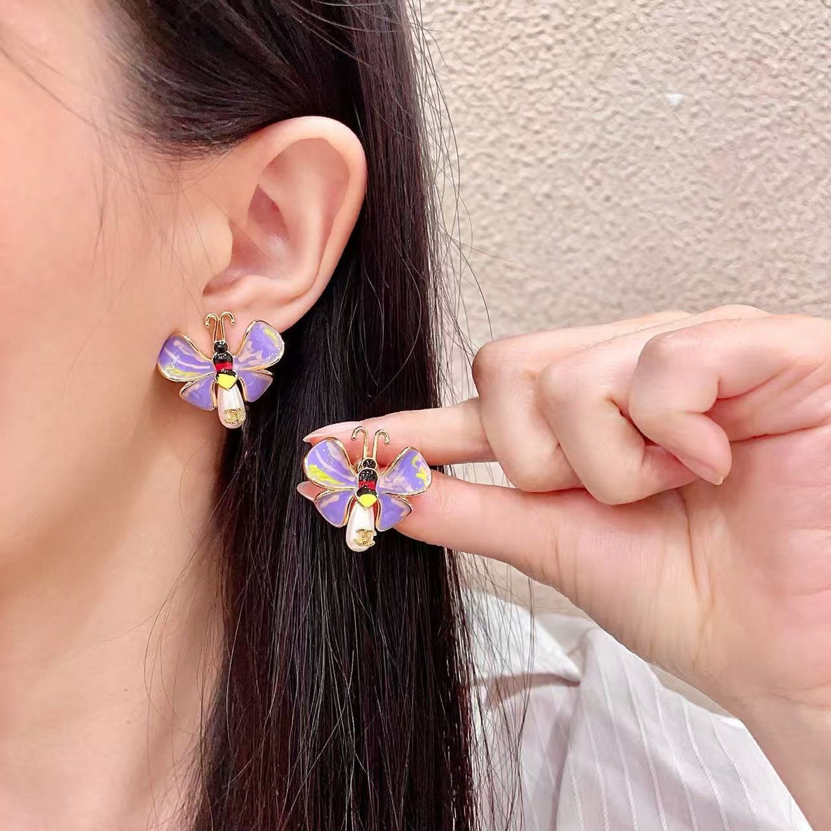 [Aura Jewels] Ladybug Enamel & Faux Pearl Clip-On Earrings