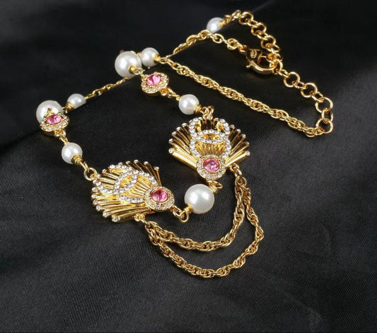 [Aura Jewels]Vintage Fan Motif Double CC Crystal & Pearl Necklace