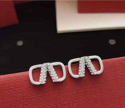 [Aura Jewels]V-shaped stud earrings