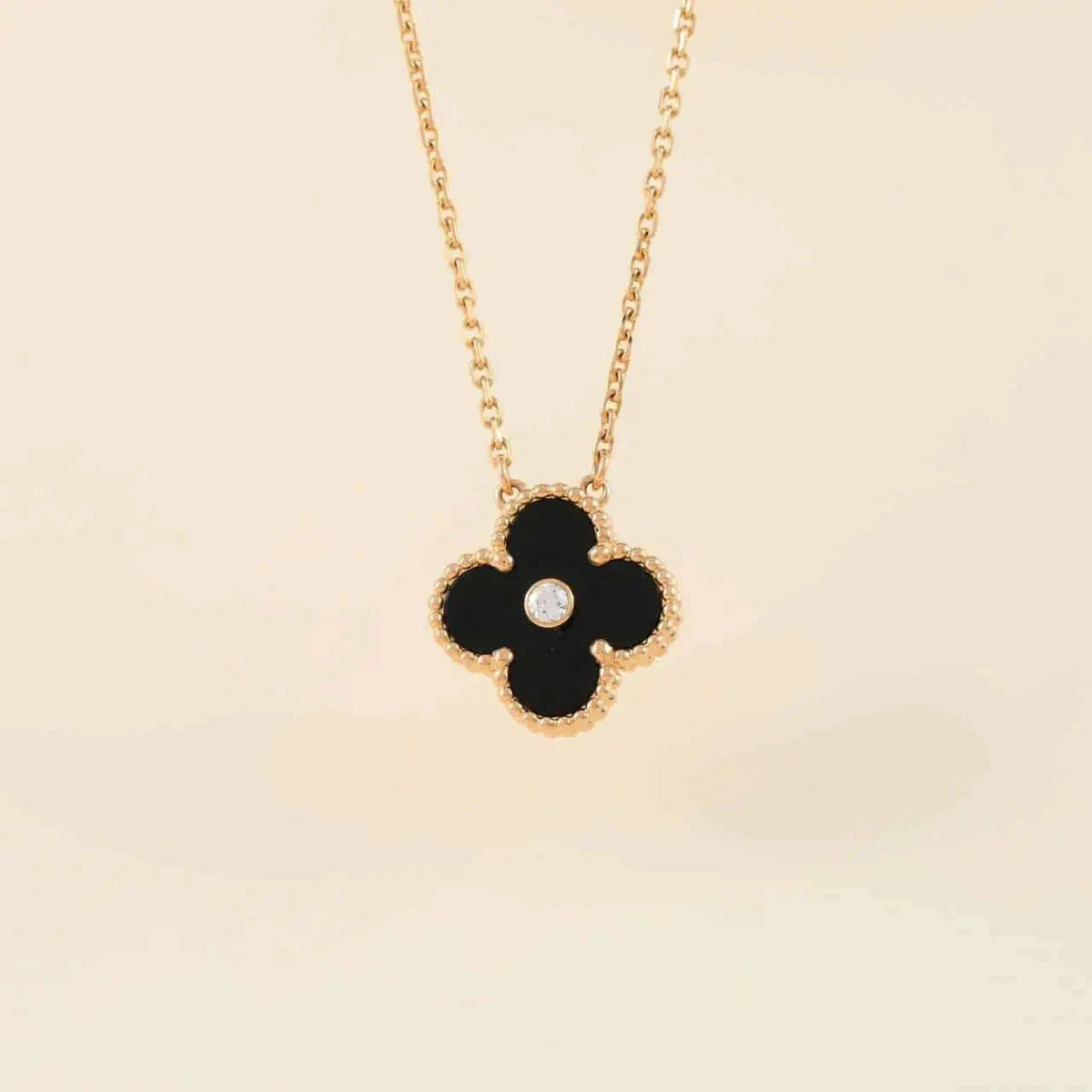 ¡®Aura Jewels¡¯CLOVER 15MM DIAMOND ONYX NECKLACE