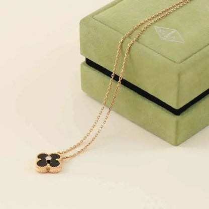 ¡®Aura Jewels¡¯CLOVER 15MM DIAMOND ONYX NECKLACE