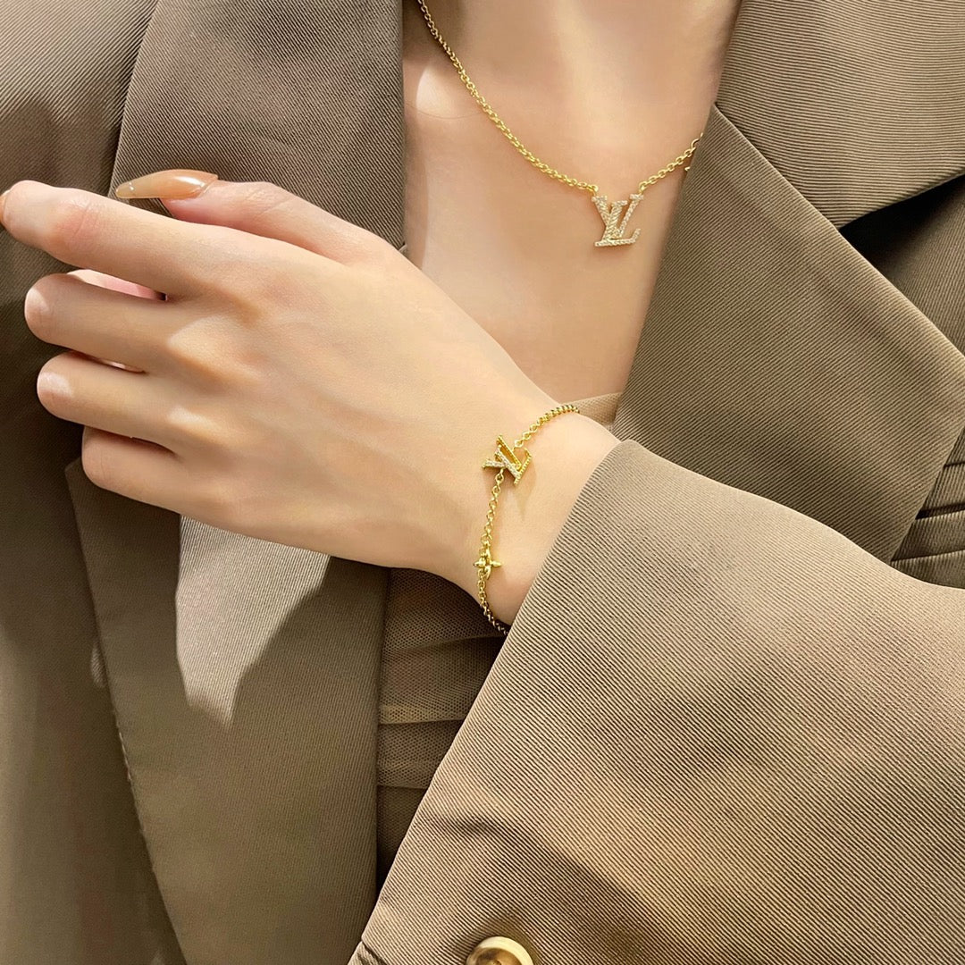 ¡®Aura Jewels¡¯LOGO STAR MOTIF GOLD BRACELET