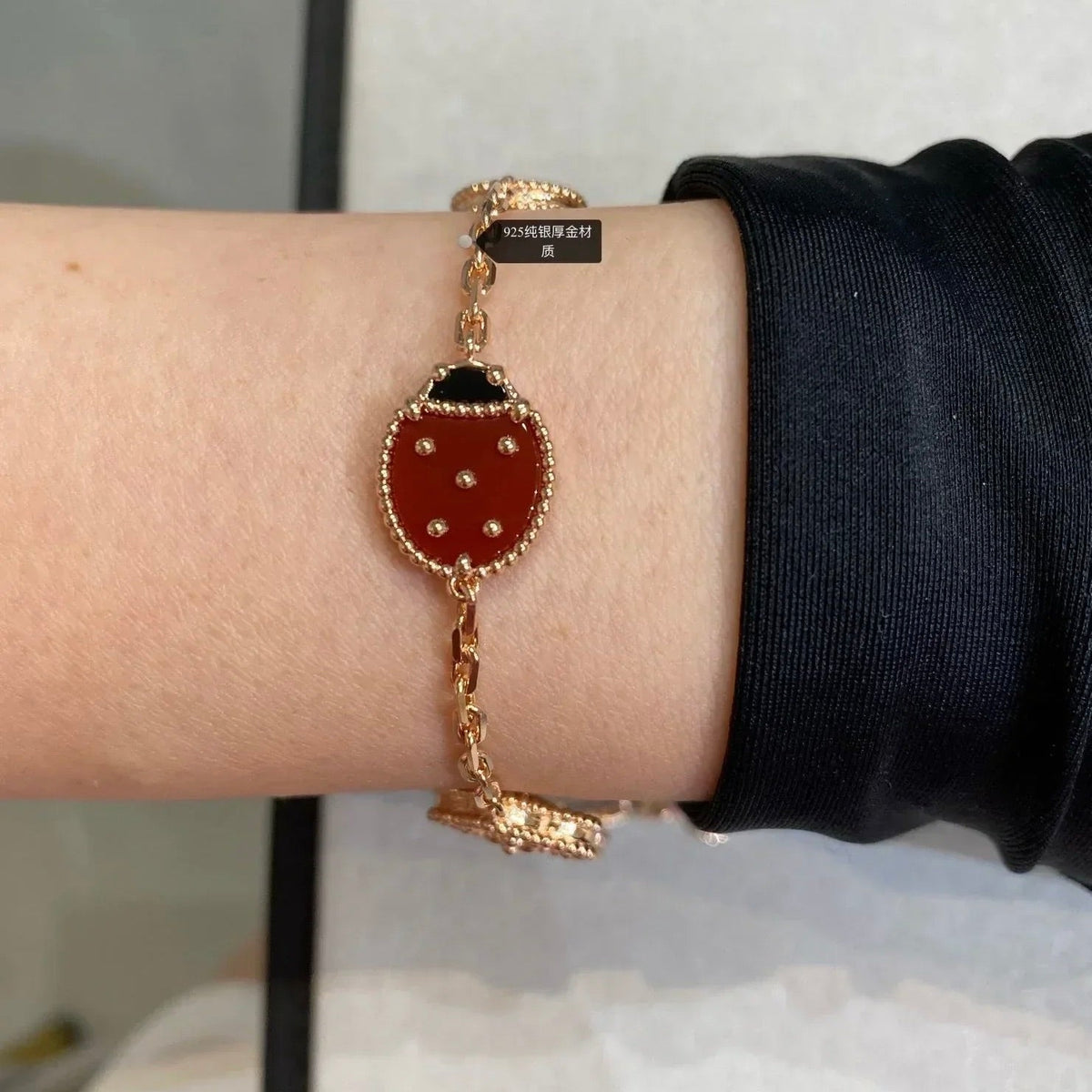¡®Aura Jewels¡¯LUCKY SPRING 5 MOTIF BRACELET