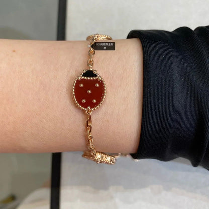 ¡®Aura Jewels¡¯LUCKY SPRING 5 MOTIF BRACELET