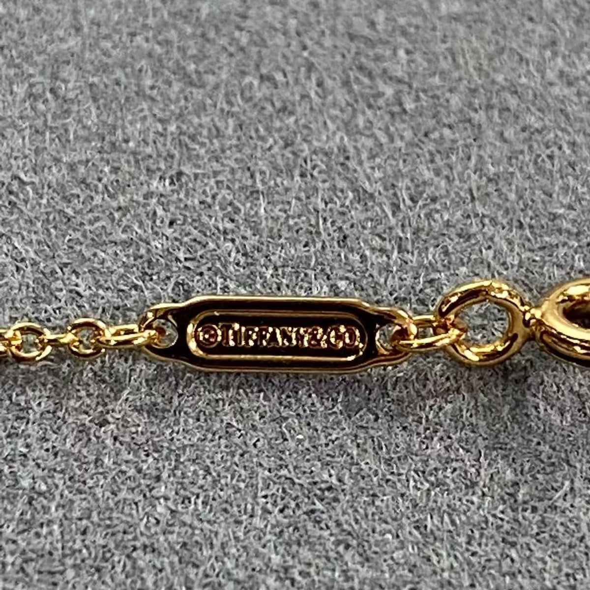 [Aura Jewels]T House Diamond-Studded Knot Necklace