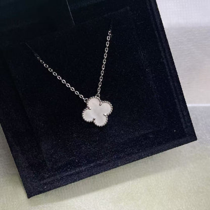 [Aura Jewels]CLOVER MINI 15MM WHITE MOTHER-OF-PEARL NECKLACE
