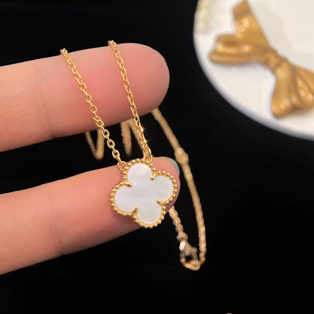 [Aura Jewels]CLOVER MINI 15MM WHITE MOTHER-OF-PEARL NECKLACE