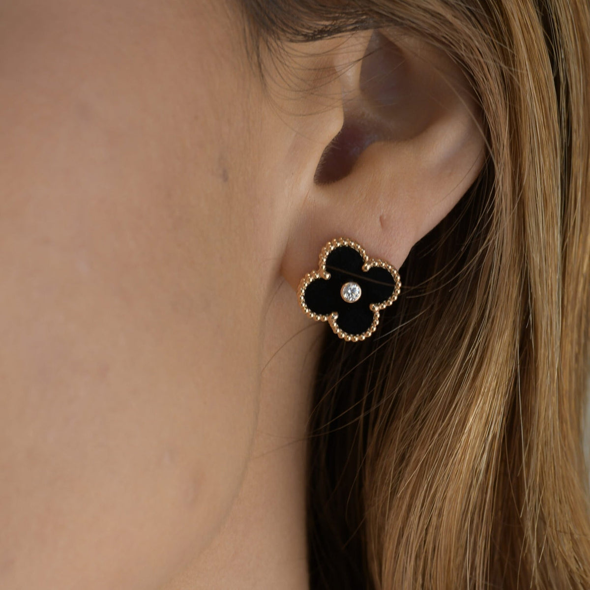 ¡®Aura Jewels¡¯CLOVER MEDIUM 1 MOTIFS ONYX DIAMOND EARRINGS