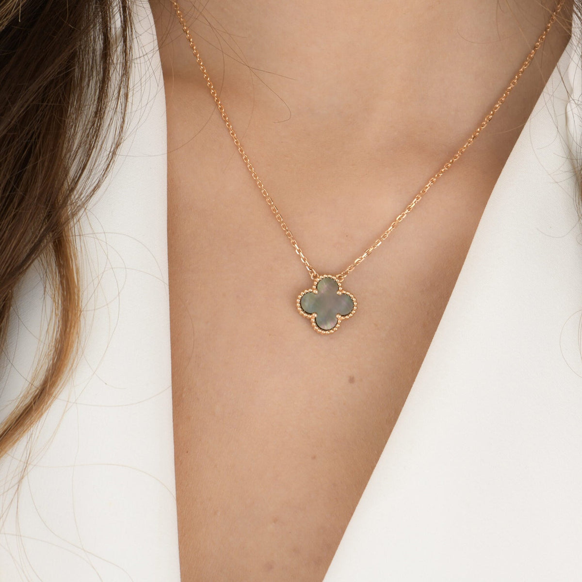 ¡®Aura Jewels¡¯CLOVER 15MM  GRAY MOTHER OF PEARL NECKLACE