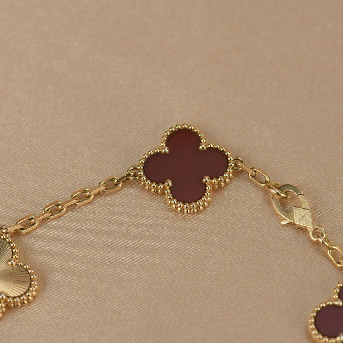 [Aura Jewels]New  CLOVER 5 MOTIF RED CORNELIAN BRACELET COLLECTION