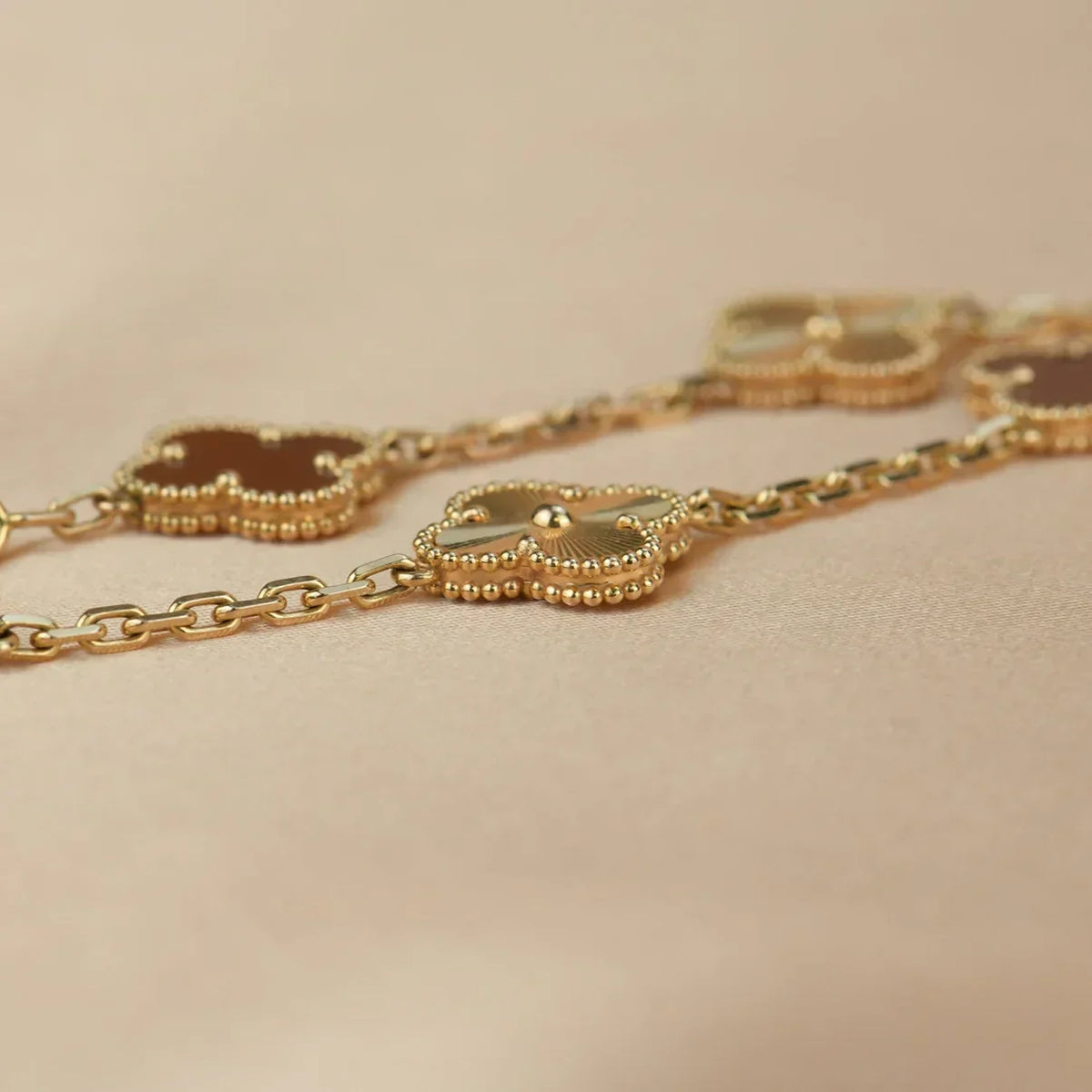 [Aura Jewels]New  CLOVER 5 MOTIF RED CORNELIAN BRACELET COLLECTION