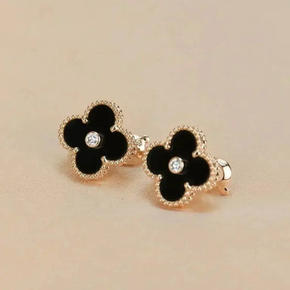 ¡®Aura Jewels¡¯CLOVER MEDIUM 1 MOTIFS ONYX DIAMOND EARRINGS
