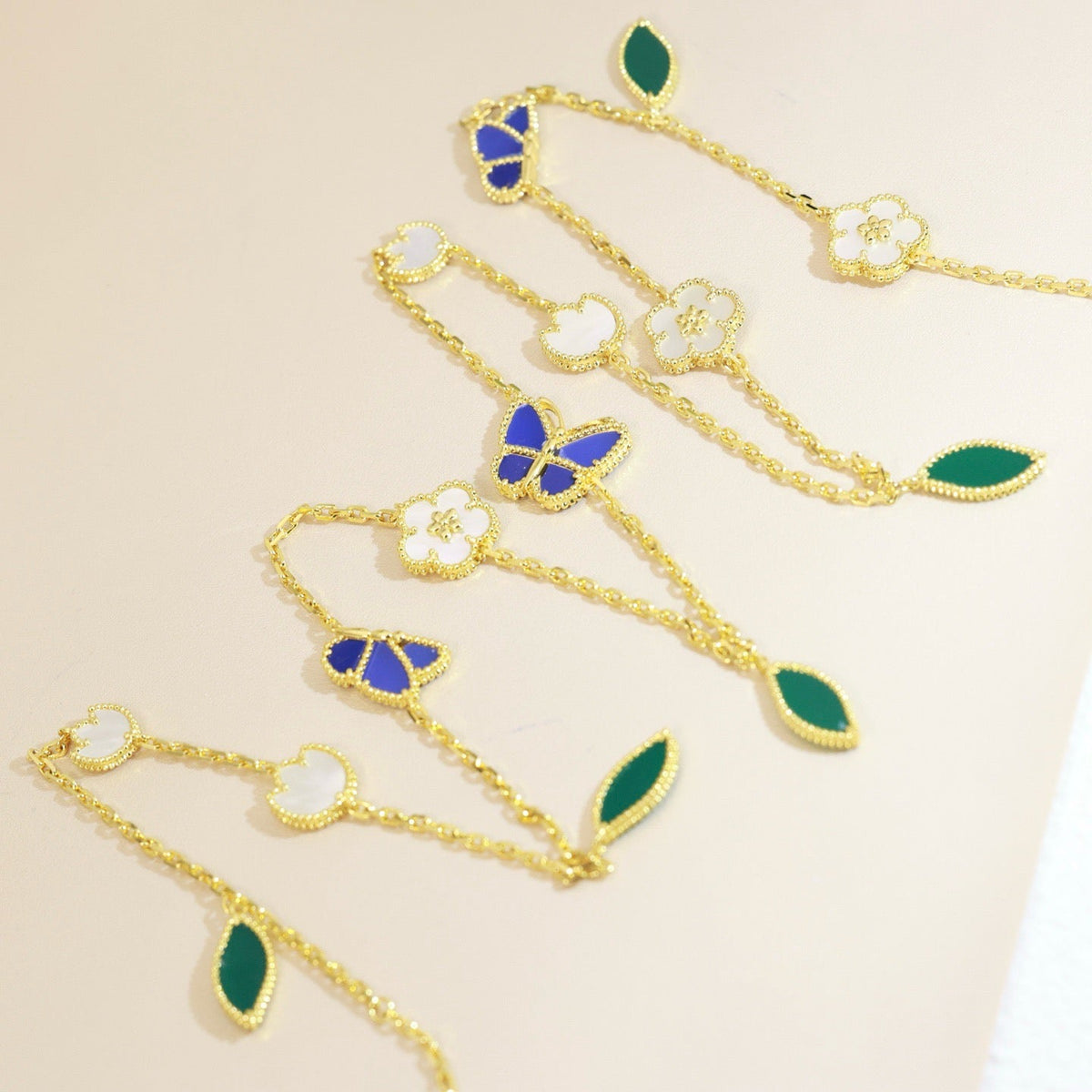 [Aura Jewels]LUCKY SPRING BUTTERFLY 15 FLOWER NECKLACE