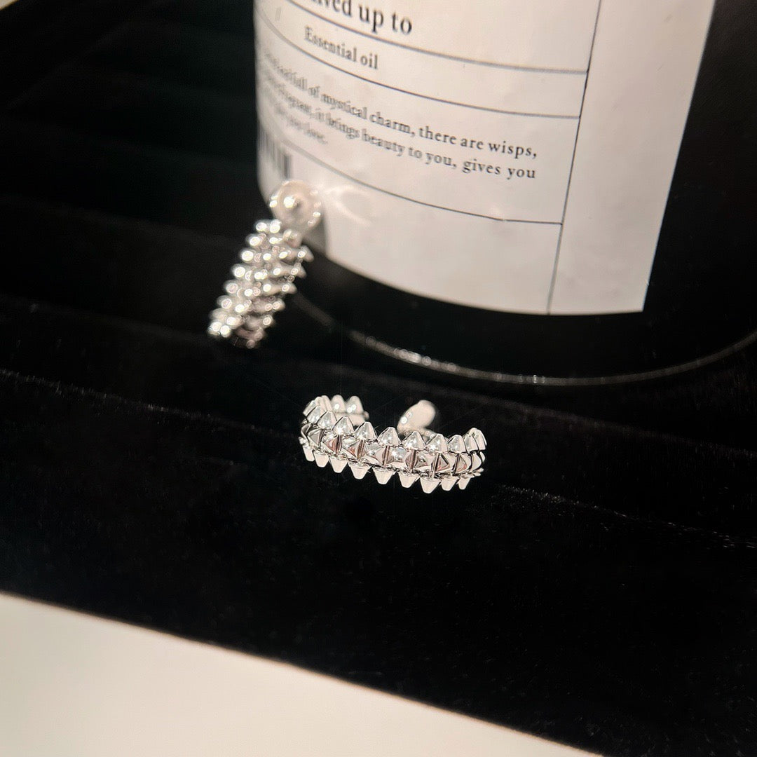 ¡®Aura Jewels¡¯CLASH SMALL HOOP EARRINGS