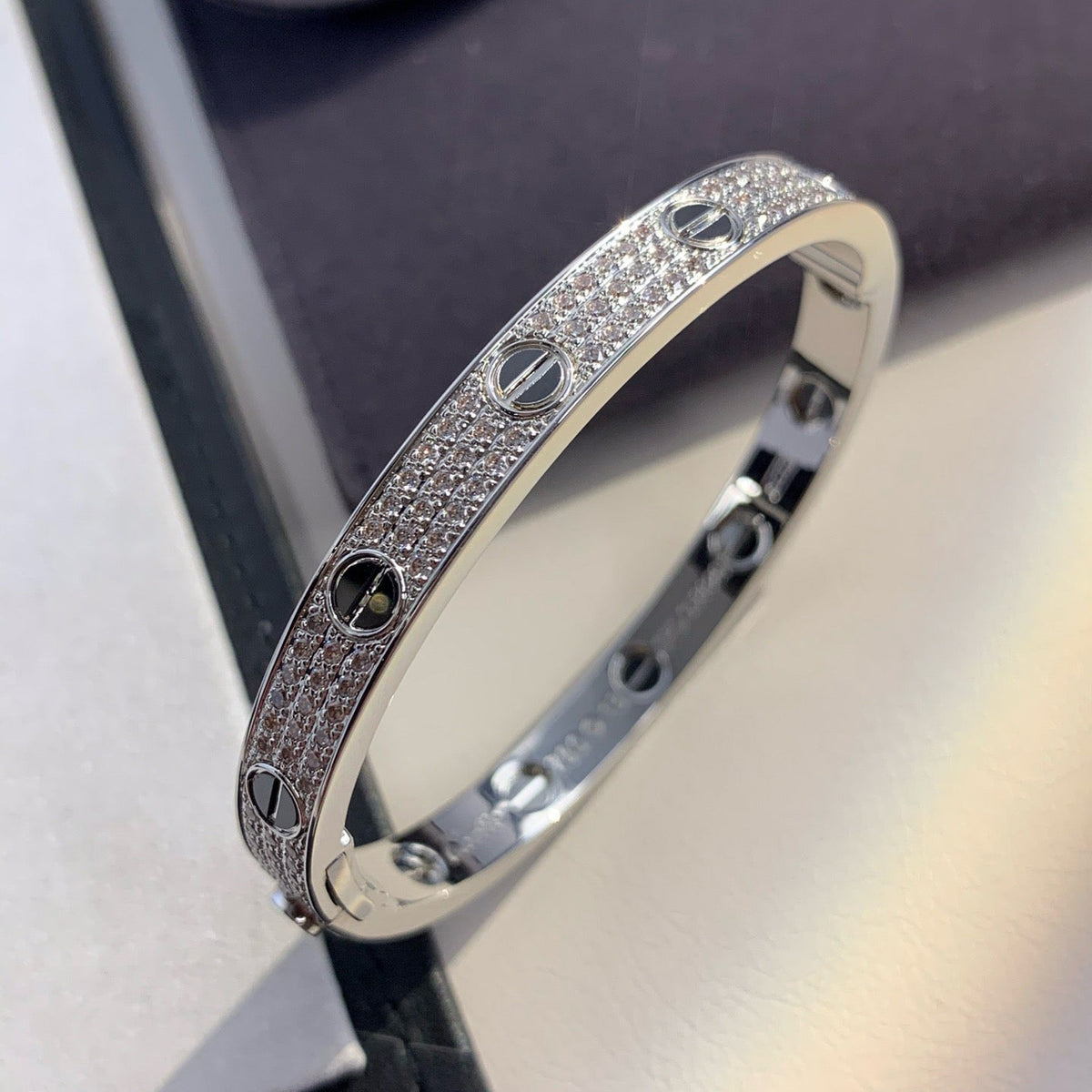 ¡®Aura Jewels¡¯LOVE BRACELET 6.1MM DIAMOND-PAVED CERAMIC