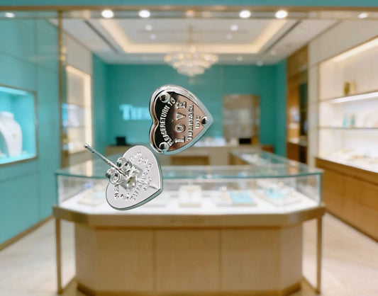 [Aura Jewels]New Heart-Shaped Stud Earrings